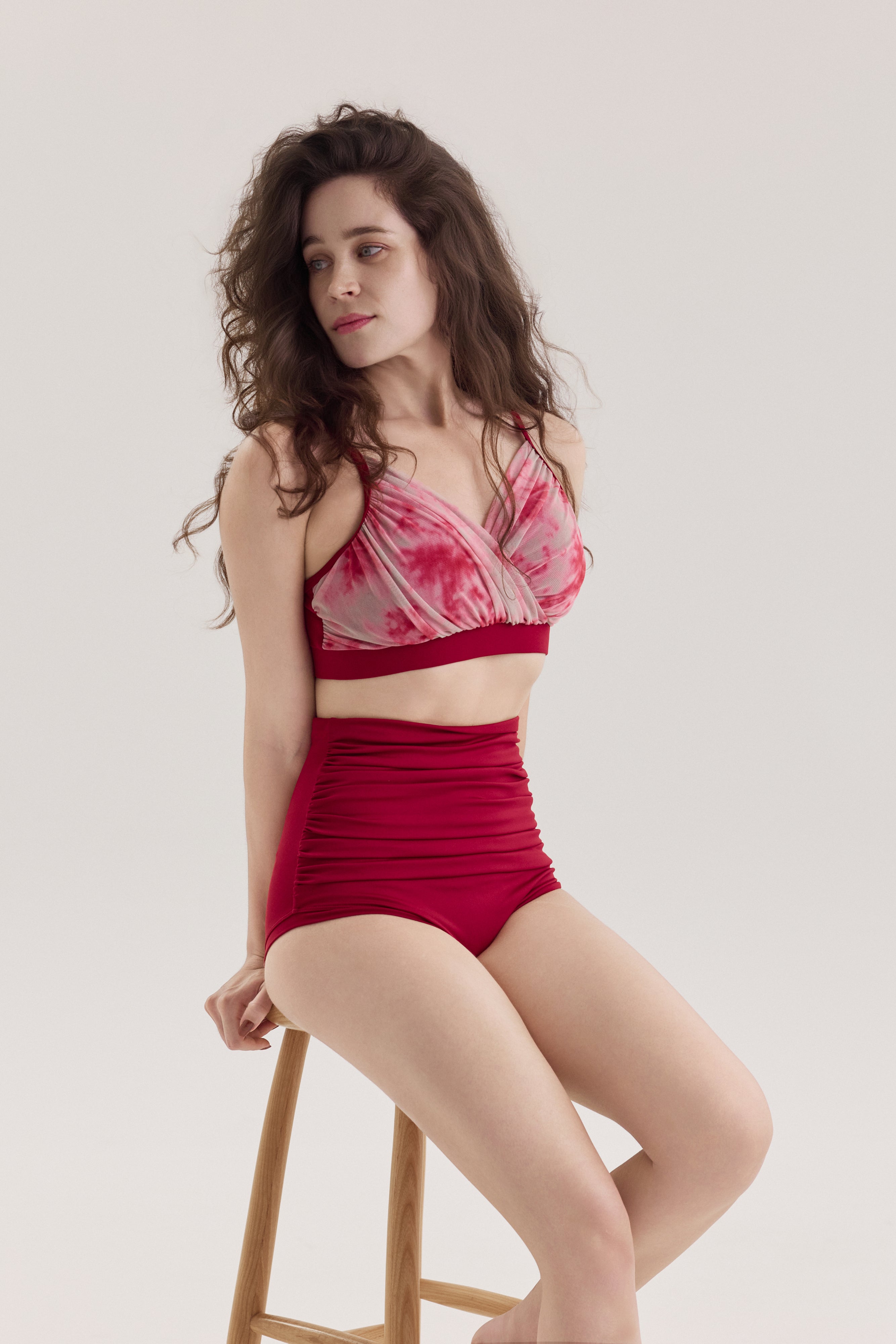 Red Cloud Set – performance polewear with triangle crop top & high-waist shorts