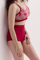 Red Cloud Set – limited edition triangle top & high-waist shorts pole outfit