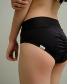 Black Signature Set – comfortable polewear for beginners with supportive design