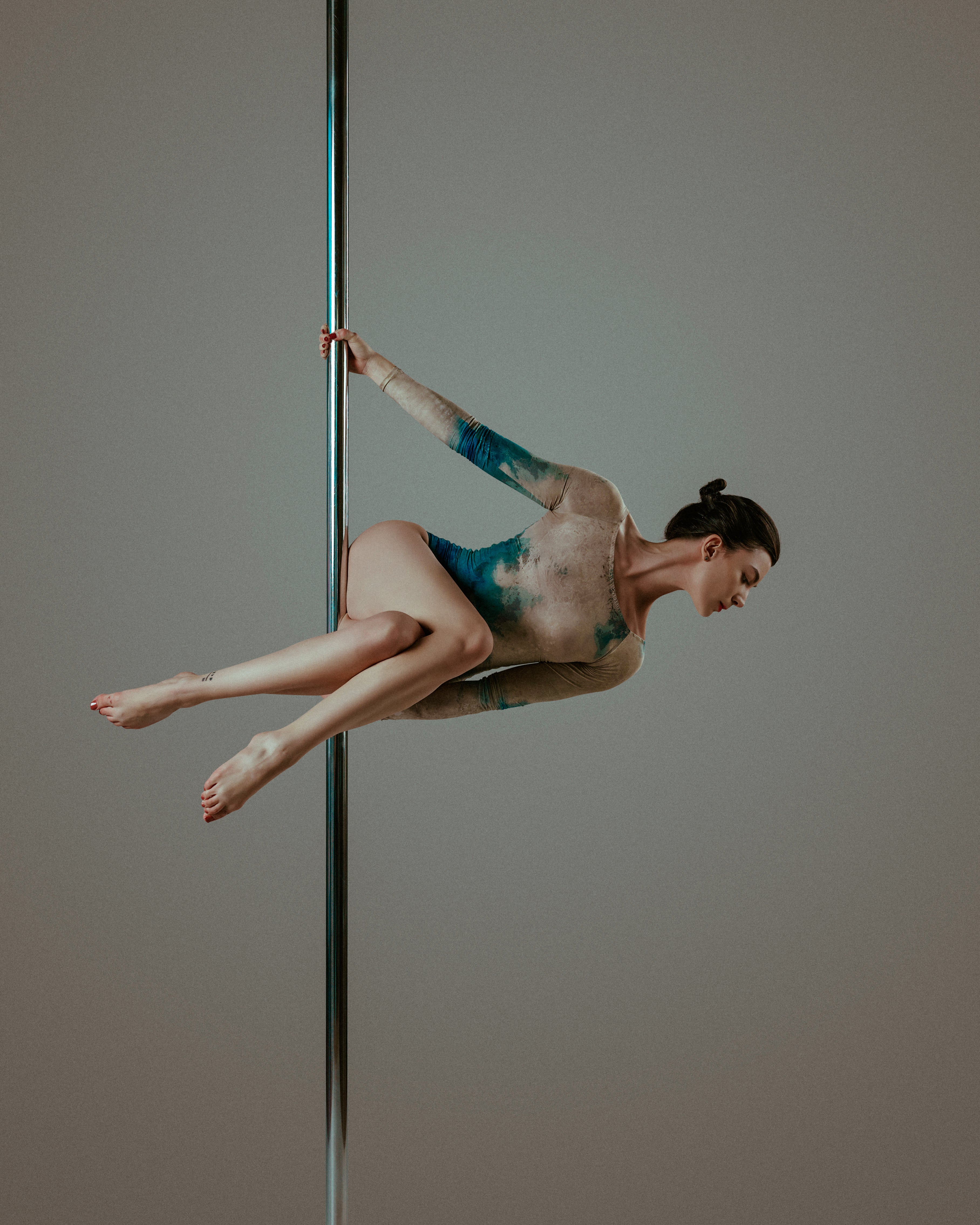 Online pole training in Korean-inspired style available on Patreon for Beginners and Advanced